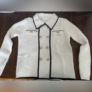 Elegant Off-White Sweater with Black Trim